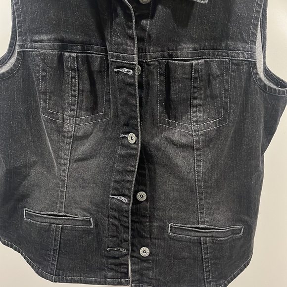 Chicos Denim Vest. Size 2 (US L). - Picture 4 of 4